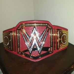 WWE Universal Championship Commemorative Belt